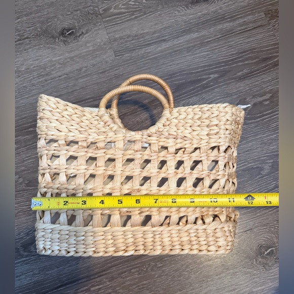 Straw Tote Bag - Picture 6 of 7